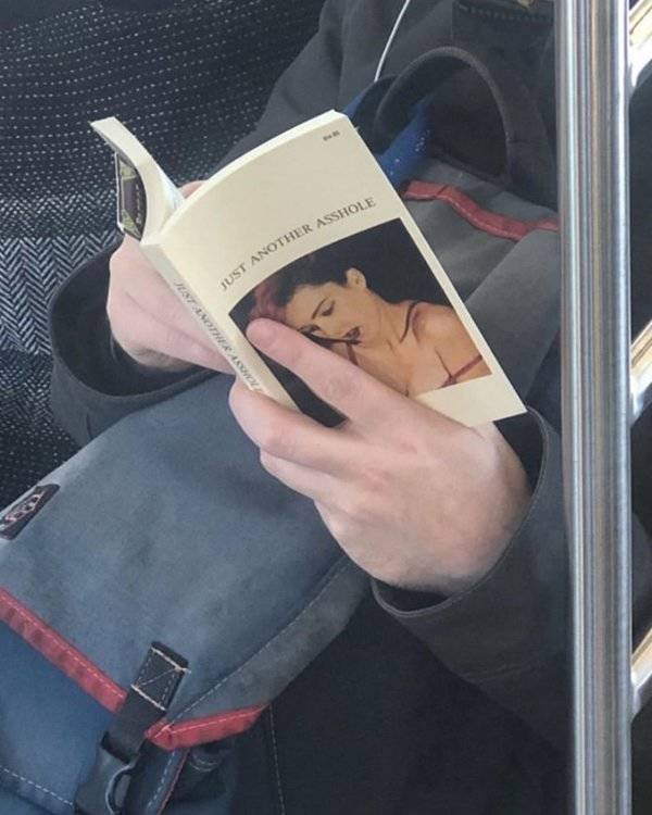 People Reading Interesting Books (44 pics)