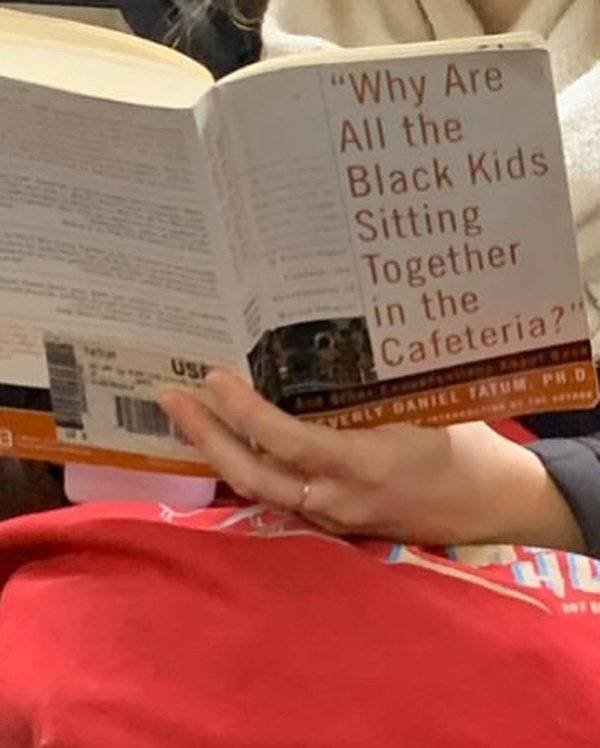 People Reading Interesting Books (44 pics)