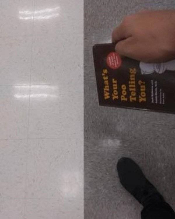 People Reading Interesting Books (44 pics)