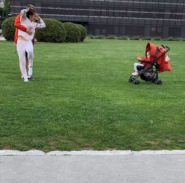 Influencers Go Wild (20 pics)
