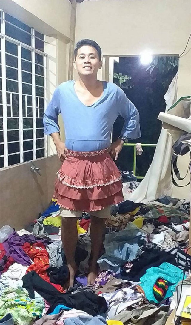Taal Volcano Donations: Filipinos Pose In Mismatched Clothes (30 pics)