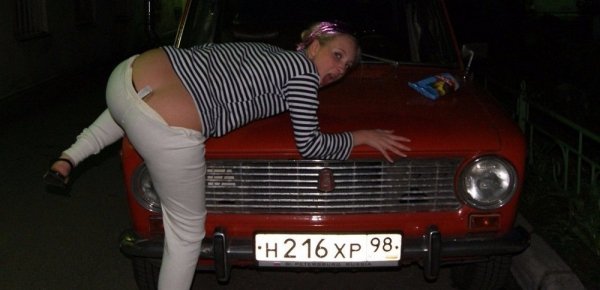 People Doing Strange Things (33 pics)