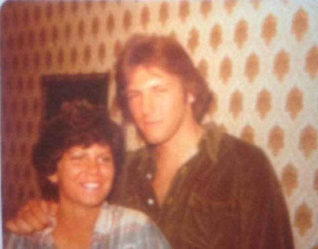Photos With Celebrities (16 pics)