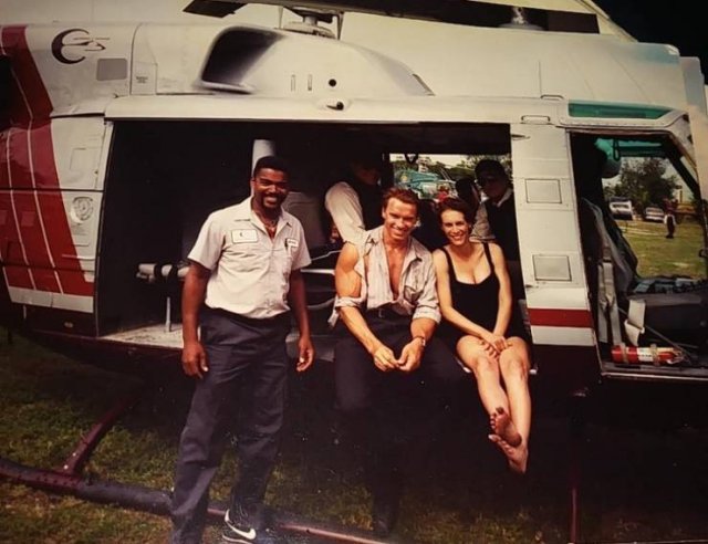 Photos With Celebrities (16 pics)