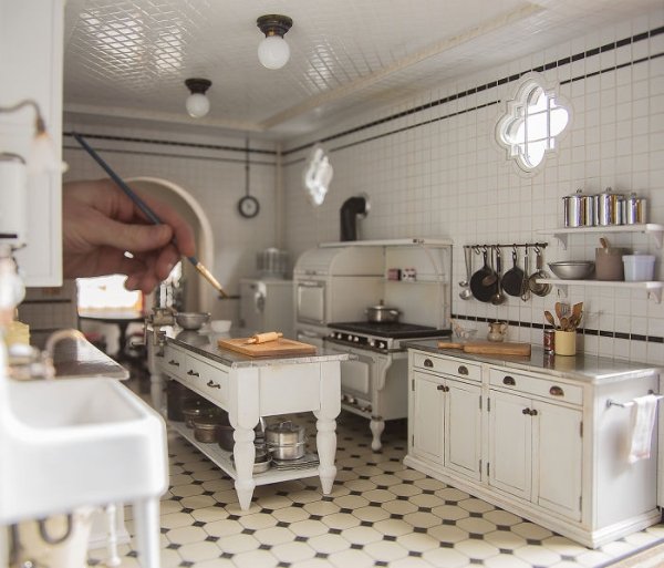 Chris Toledo Creates Miniature Scale Model Rooms (30 pics)