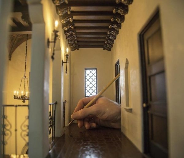 Chris Toledo Creates Miniature Scale Model Rooms (30 pics)
