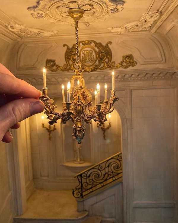 Chris Toledo Creates Miniature Scale Model Rooms (30 pics)