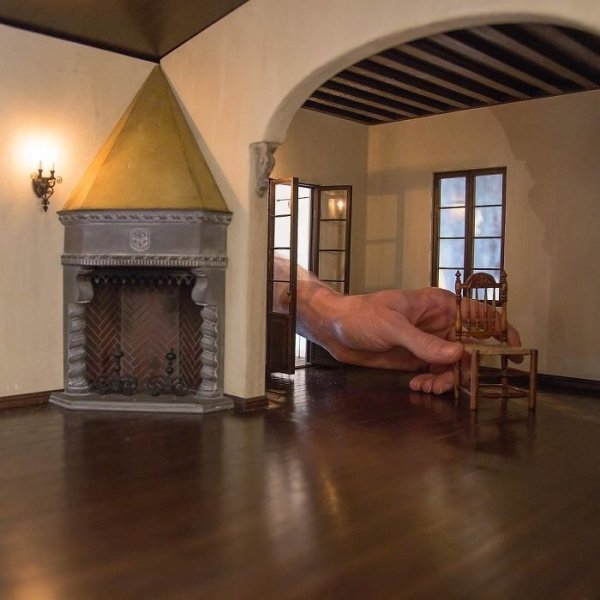 Chris Toledo Creates Miniature Scale Model Rooms (30 pics)