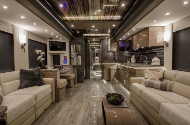 Mobile Home By Porsche (23 pics)