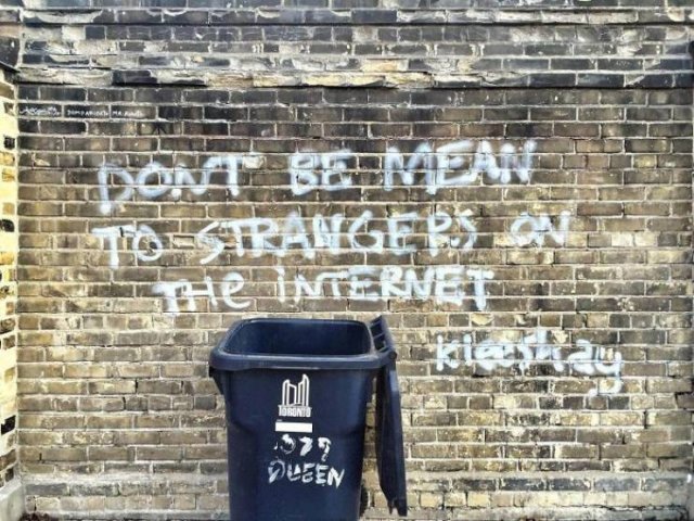 Polite Graffiti (30 pics)