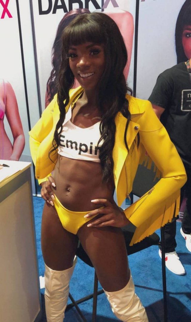 AVN Adult Entertainment Expo 2020 (38 pics)