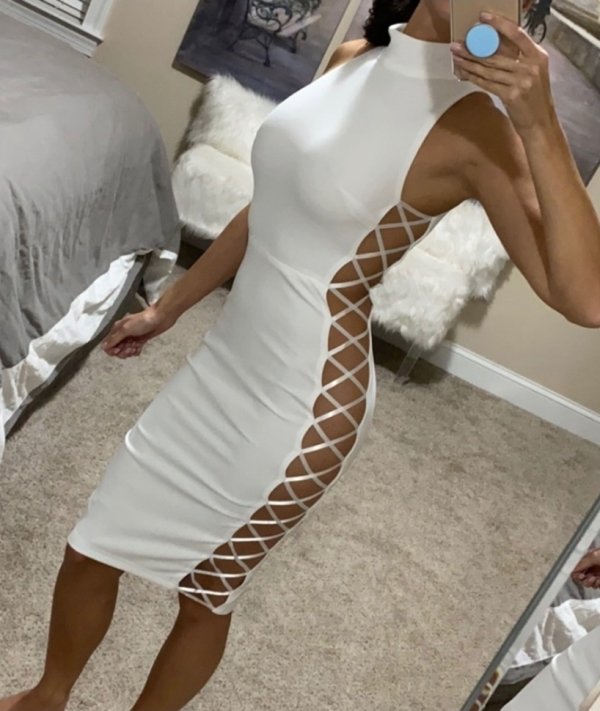 Girls Doing Selfies (70 pics)