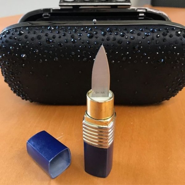 What TSA Confiscated From Passengers (26 pics)