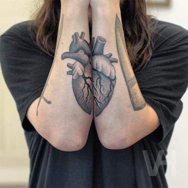 Symmetrical Tattoos (35 pics)