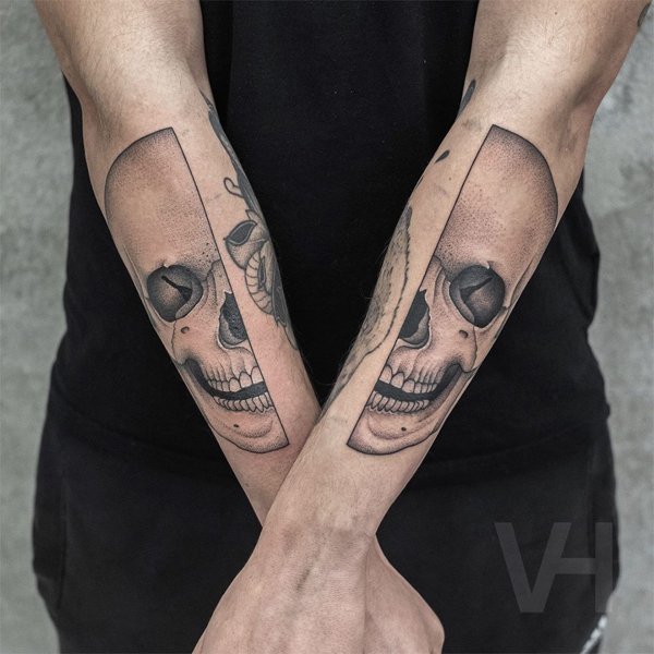 Symmetrical Tattoos (35 pics)