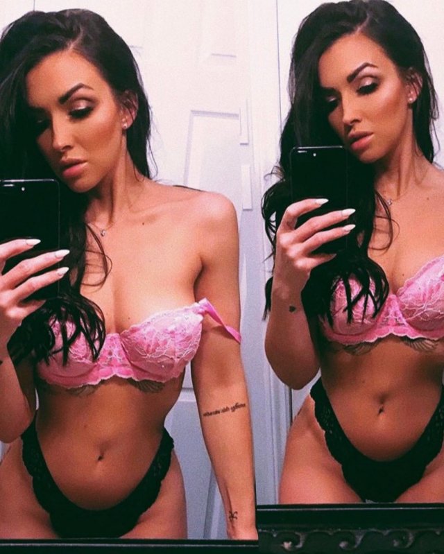 Girls In Lingerie (35 pics)