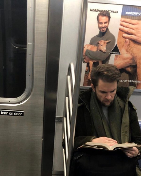 Doppelgängers Exist (32 pics)