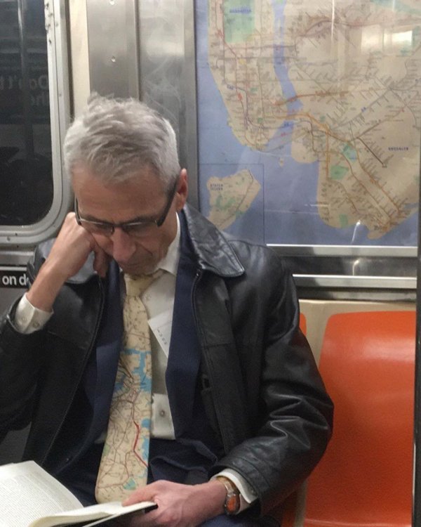 Doppelgängers Exist (32 pics)
