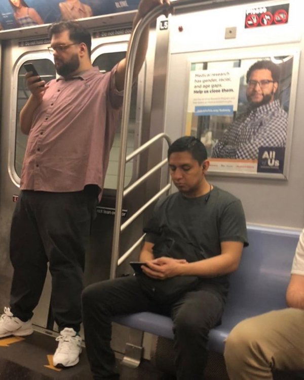 Doppelgängers Exist (32 pics)