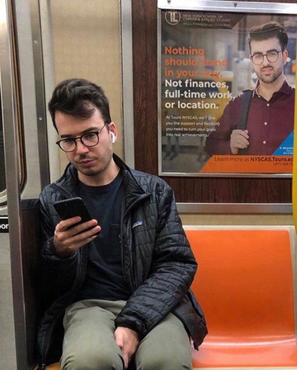 Doppelgängers Exist (32 pics)