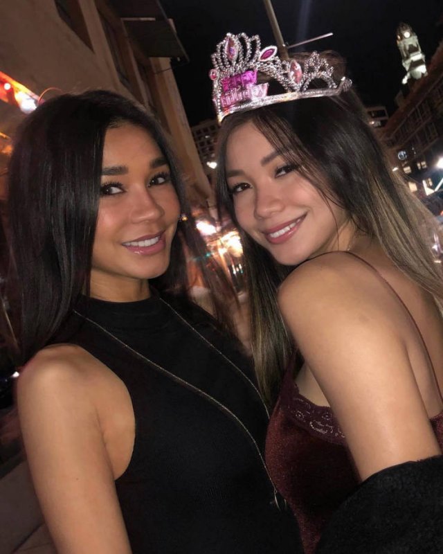 43 Year Old Mom And Her 19 Year Old Daughter 15 Pics 