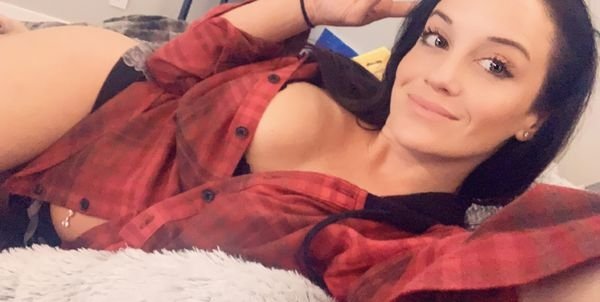 Busty Girls (62 pics)