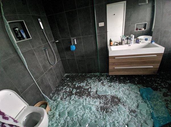 Bad Days Happen (28 pics)