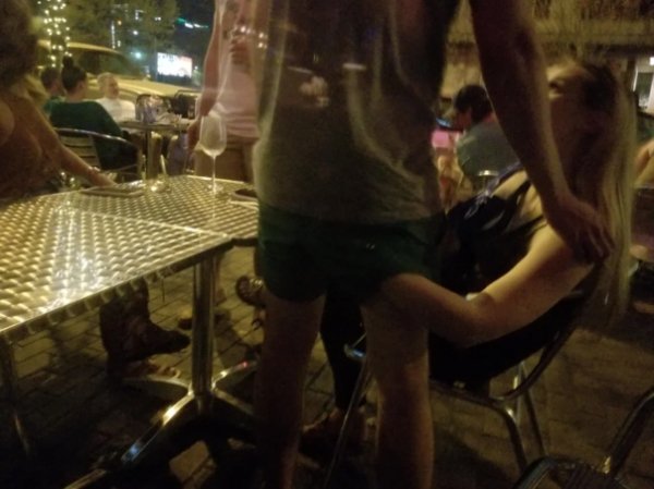 Don't Let These People Be In Restaurants (23 pics)