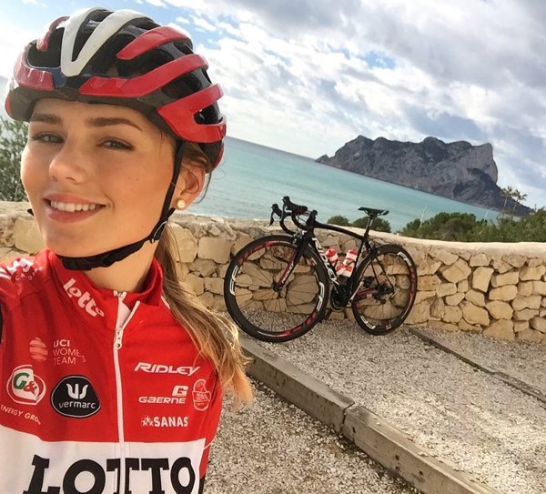 Pro Cyclist Puck Moonen Is Going To Motivate You (31 pics)