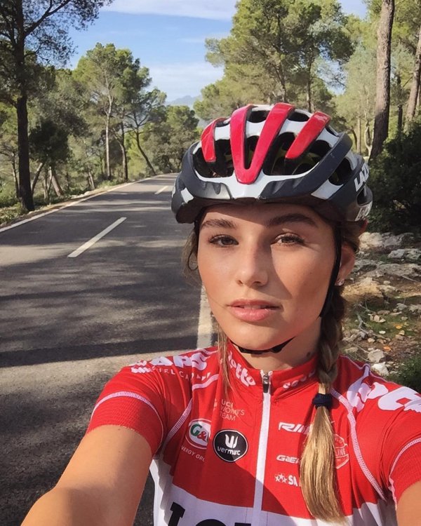 Pro Cyclist Puck Moonen Is Going To Motivate You (31 pics)