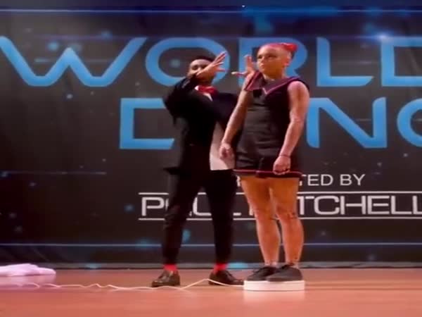 Amazing Robot Dance