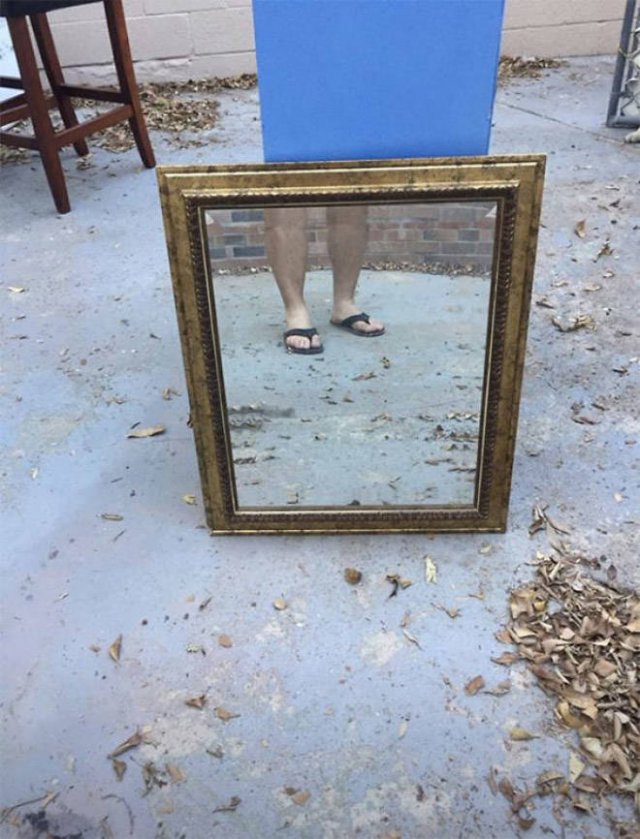 People Try To Sell Mirrors (22 pics)