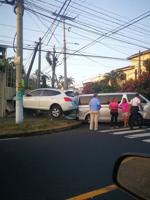 Car Fails (25 pics)