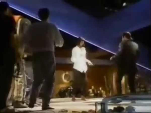 Tarantino Dancing Behind The Scenes Is Pure Joy
