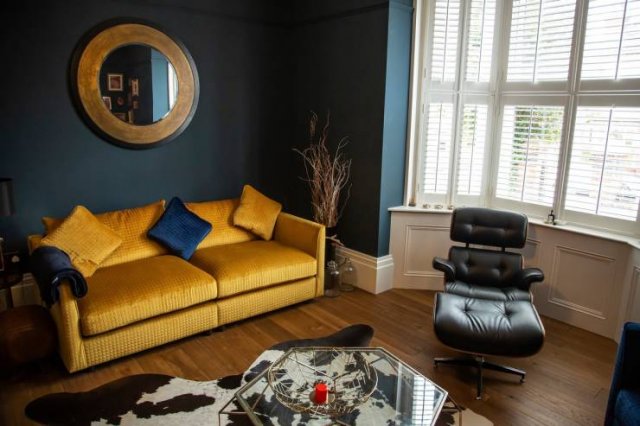 Couple Turned Old House Into Luxury Mansion (15 pics)