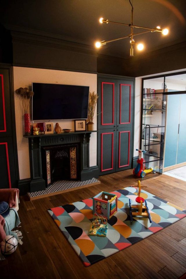 Couple Turned Old House Into Luxury Mansion (15 pics)