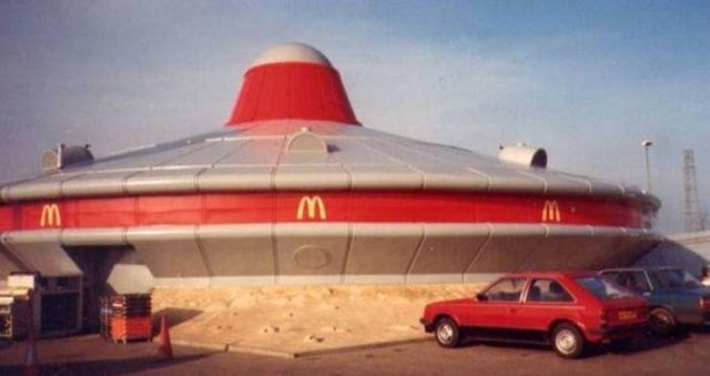 Amazing McDonald's Buildings (19 pics)