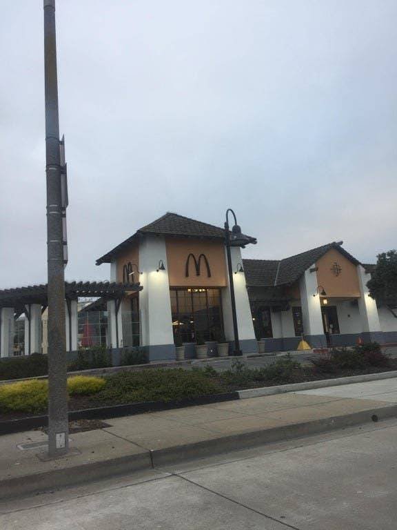 Amazing McDonald's Buildings (19 pics) Amazing McDonald's Buildings (19 pics)