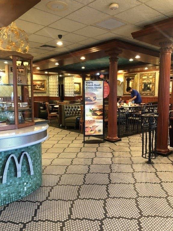 Amazing McDonald's Buildings (19 pics) Amazing McDonald's Buildings (19 pics)