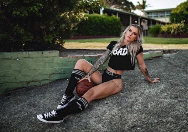 Girls With Tattoos (43 pics)