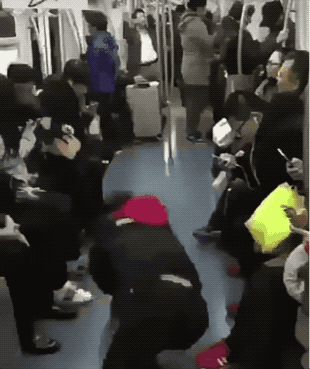 Random GIFs (21 gifs)