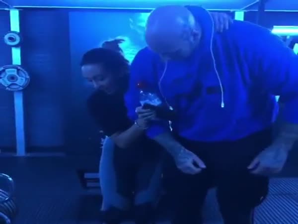Can't Walk After Legs Day With A Beast