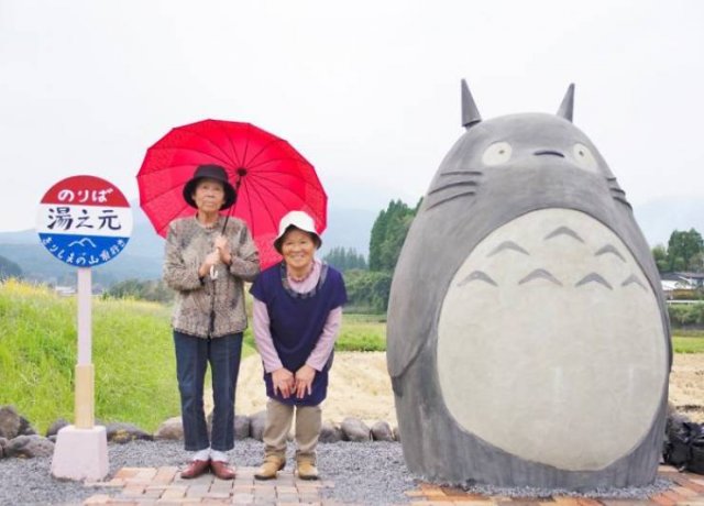 Japanese Elderly Couple Created A Real-Life Totoro Bus Stop (31 pics)