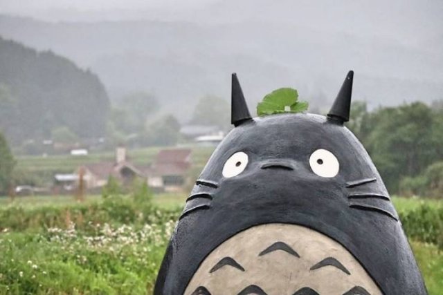 Japanese Elderly Couple Created A Real-Life Totoro Bus Stop (31 pics)