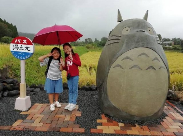 Japanese Elderly Couple Created A Real-Life Totoro Bus Stop (31 pics)