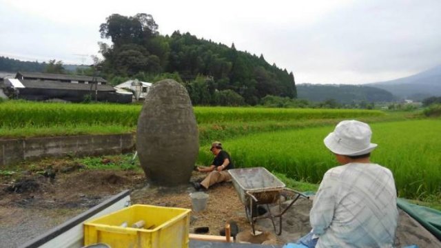 Japanese Elderly Couple Created A Real-Life Totoro Bus Stop (31 pics)