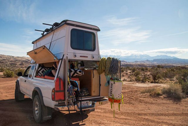 Couple Turned A Car Into Mobile Home For Travelling (15 pics)