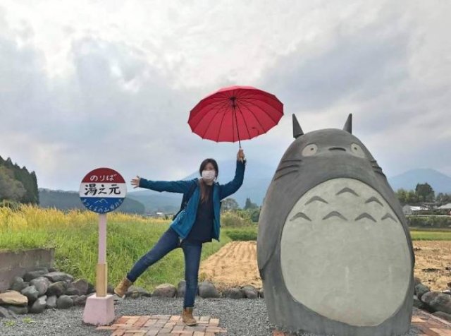 Japanese Elderly Couple Created A Real-Life Totoro Bus Stop (31 pics)