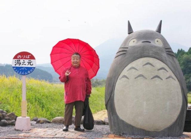 Japanese Elderly Couple Created A Real-Life Totoro Bus Stop (31 pics)