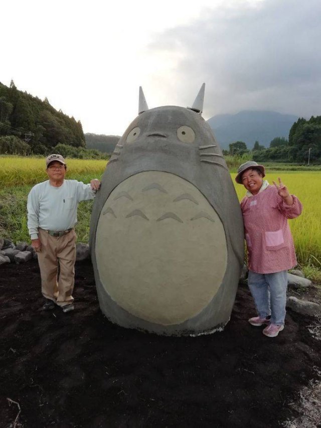 Japanese Elderly Couple Created A Real-Life Totoro Bus Stop (31 pics)